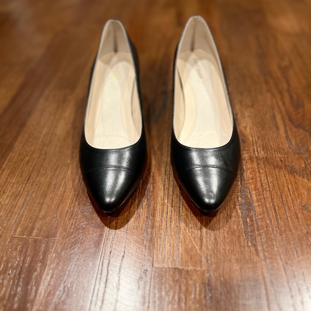 COLE HAAN Women's Go-To Block Heel Pumps - Picture 6 of 10